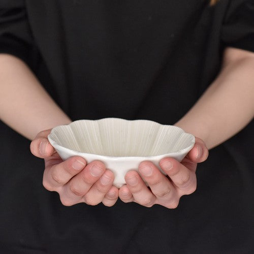 日本製 ❘ Ashikaga系列美濃燒花形餐碗 (13.4cm)